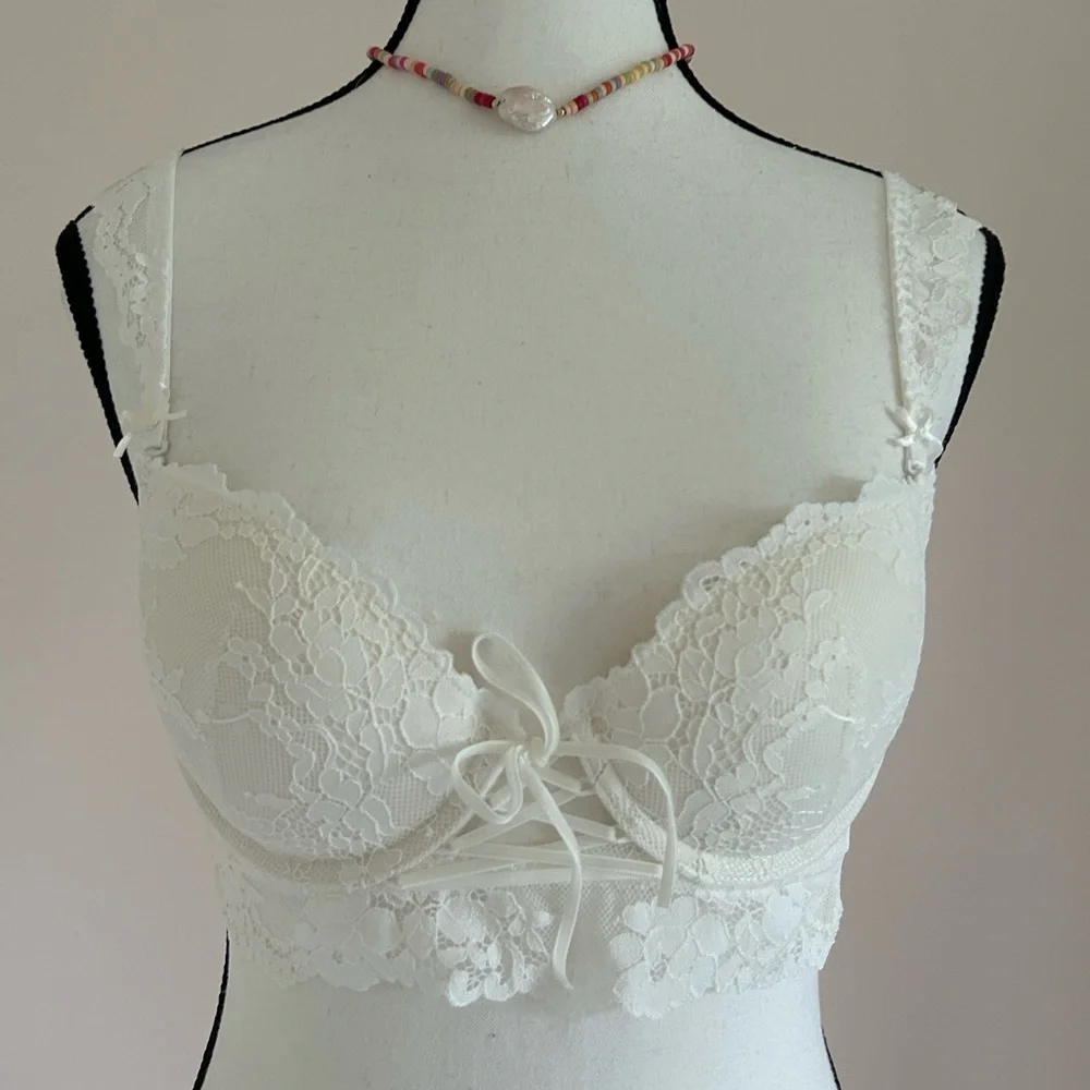 NEW Seamless White Lace Sculpting Bra - Picture 3 of 10